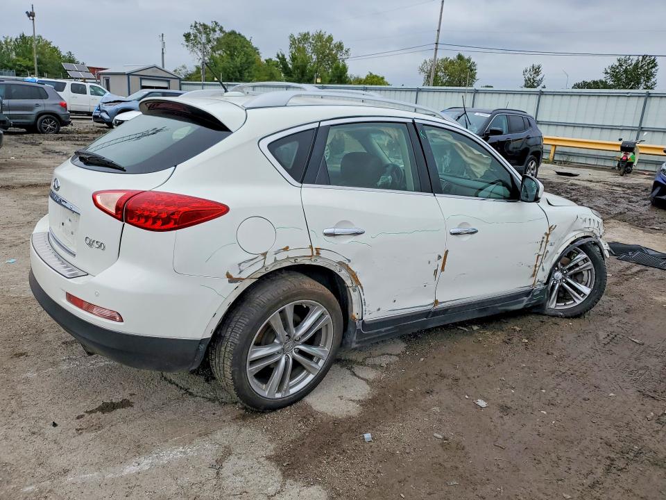 Снимка 3 от търг – 2015 INFINITI QX50 с VIN JN1BJ0HR1FM770107