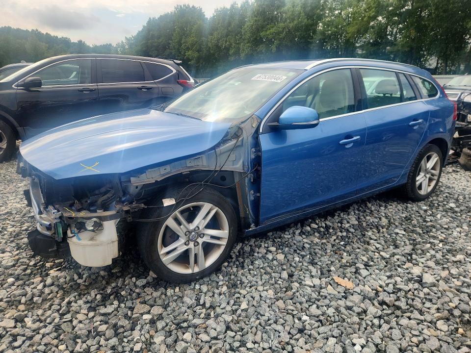 2015 VOLVO V60