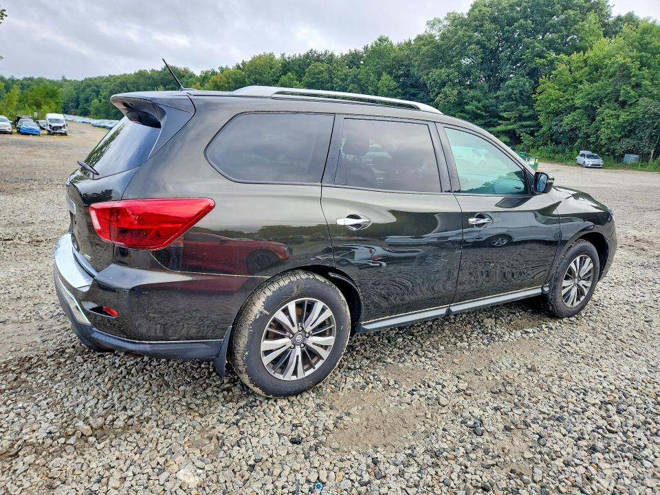 Photo 3 from auction – 2017 NISSAN PATHFINDER with VIN 5N1DR2MM0HC630509