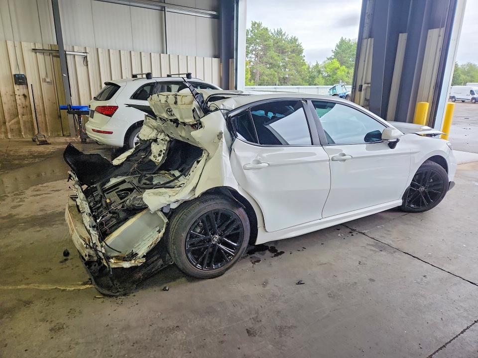 Photo 3 from auction – 2025 TOYOTA CAMRY with VIN 4T1DBADK7SU533046