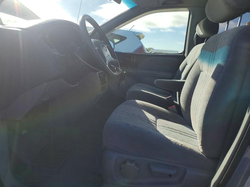 Photo 7 from auction – 2001 TOYOTA SIENNA with VIN 4T3ZF13C81U334145