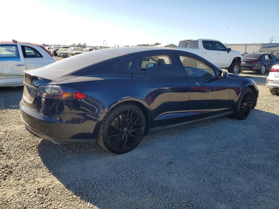 Photo 3 from auction – 2014 TESLA MODEL S with VIN 5YJSA1H1XEFP29396