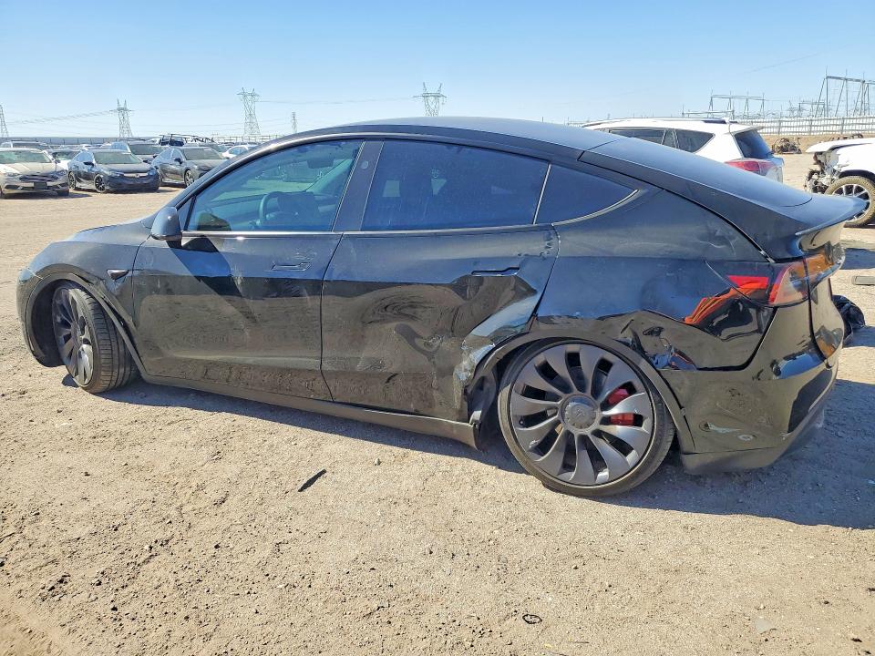 Снимка 2 от търг – 2024 TESLA MODEL Y с VIN 7SAYGDEF3RF057457