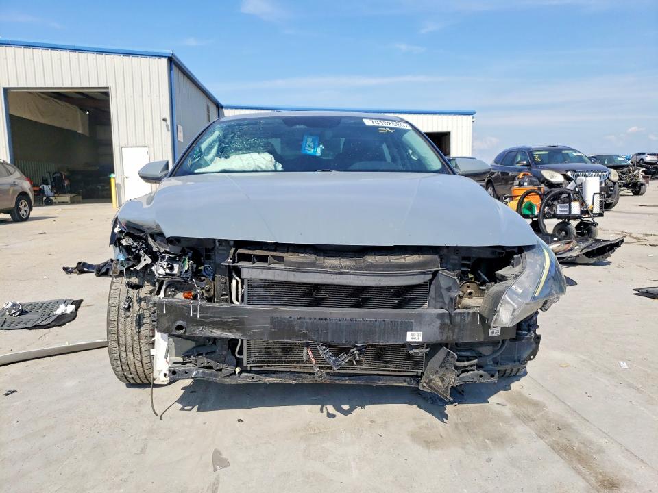 Снимка 5 от търг – 2022 HYUNDAI ELANTRA с VIN KMHLS4AG1NU262910