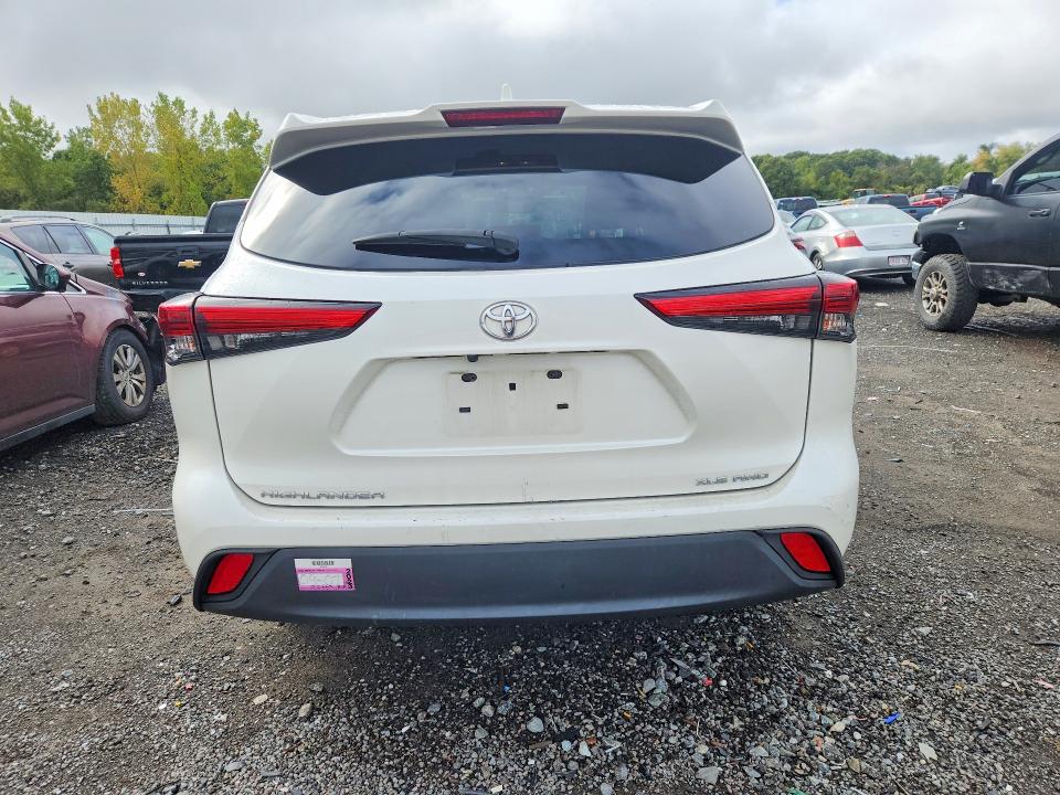 Снимка 6 от търг – 2021 TOYOTA HIGHLANDER с VIN 5TDGZRBH5MS105647