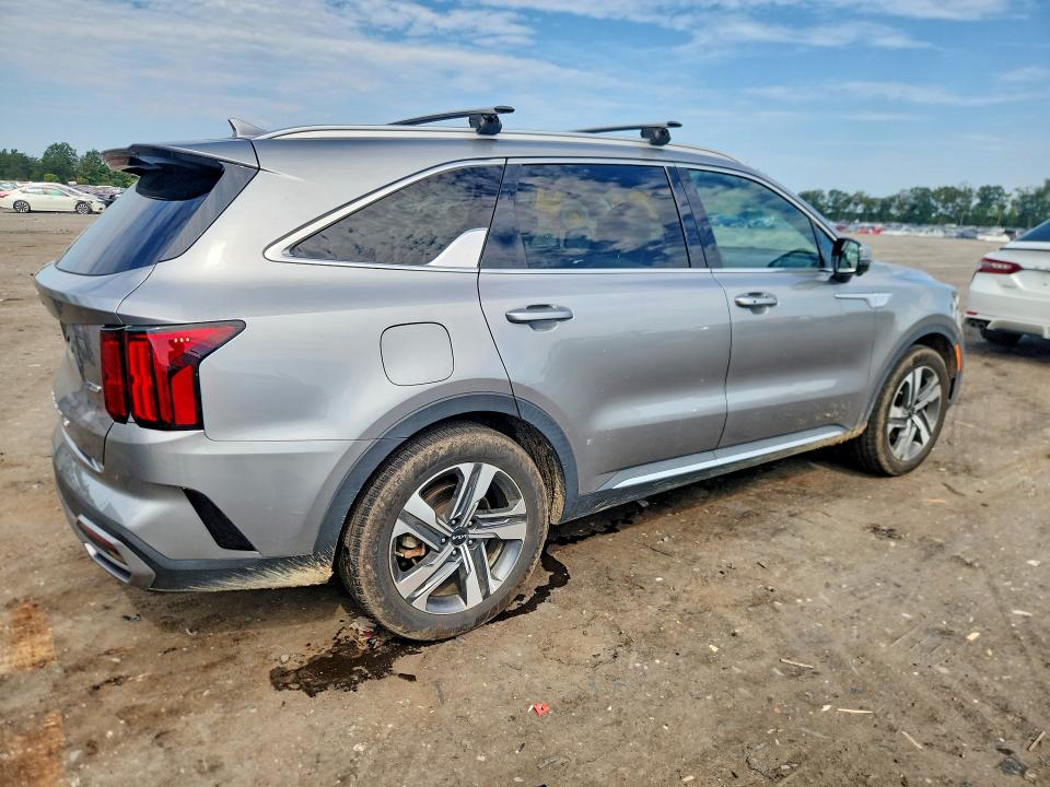 Photo 3 from auction – 2022 KIA SORENTO with VIN KNDRMDLH9N5068022