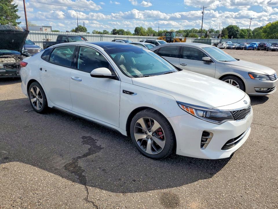 Photo 4 from auction – 2016 KIA OPTIMA with VIN 5XXGW4L20GG025586