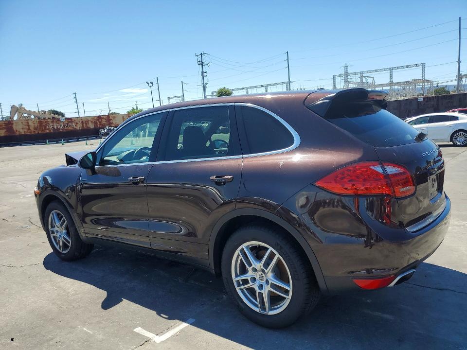 Photo 2 from auction – 2014 PORSCHE CAYENNE with VIN WP1AA2A26ELA05687