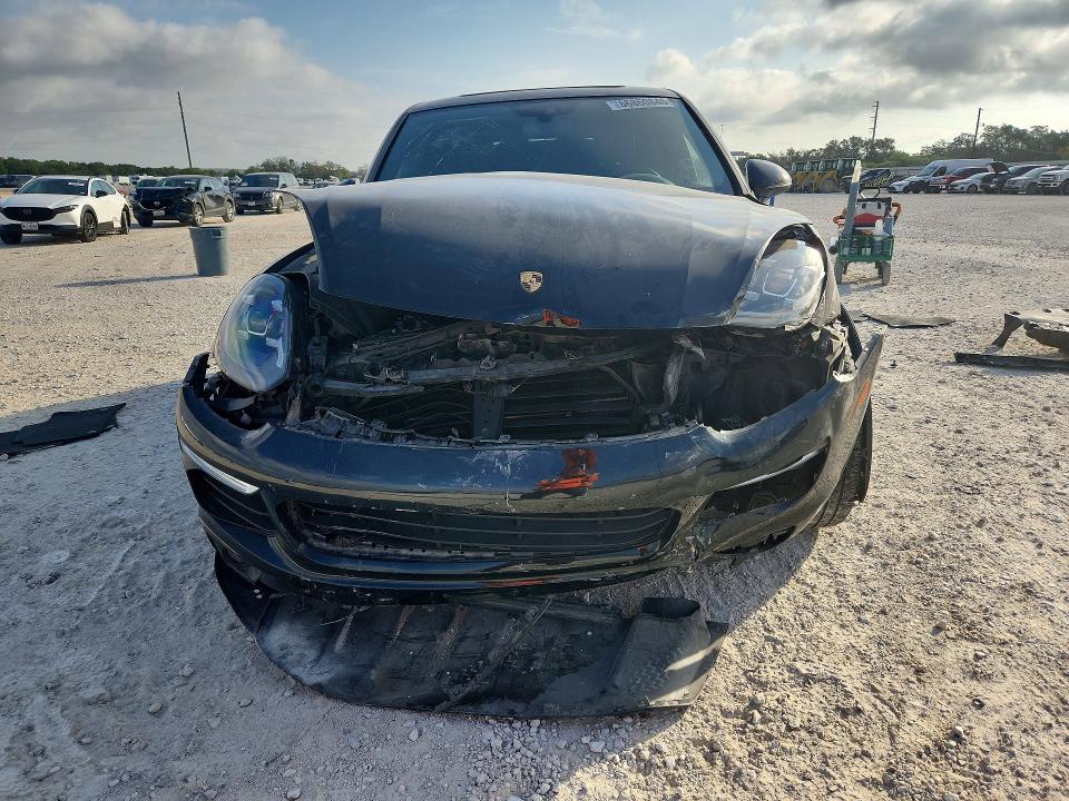 Photo 5 from auction – 2016 PORSCHE CAYENNE with VIN WP1AA2A21GKA38282