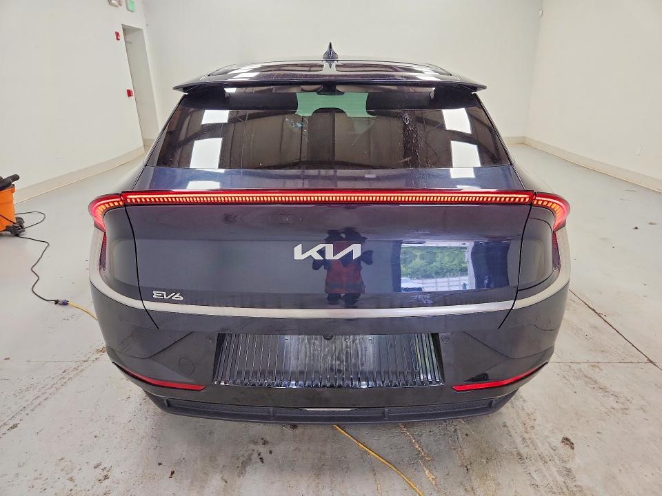 Photo 6 from auction – 2023 KIA EV6 with VIN KNDC34LA3P5129945