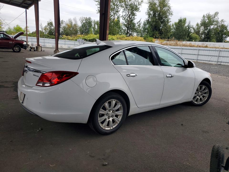 Photo 3 from auction – 2013 BUICK REGAL with VIN 2G4GS5ER1D9233793