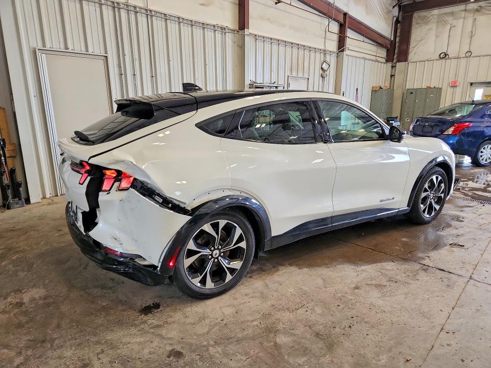 Photo 3 from auction – 2021 FORD MUSTANG MACH-E with VIN 3FMTK3SU0MMA08994