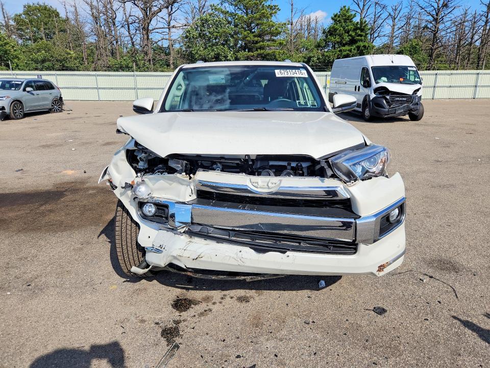 Photo 5 from auction – 2018 TOYOTA 4RUNNER with VIN JTEZU5JR5J5180274