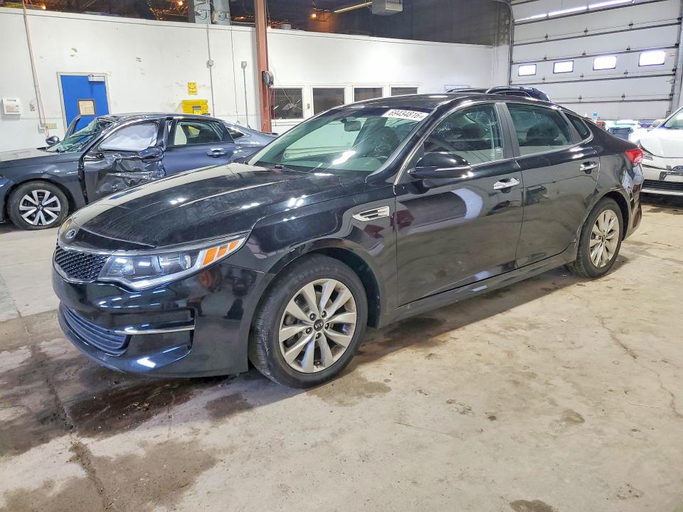 Photo 1 from auction – 2018 KIA OPTIMA with VIN 5XXGT4L36JG258042