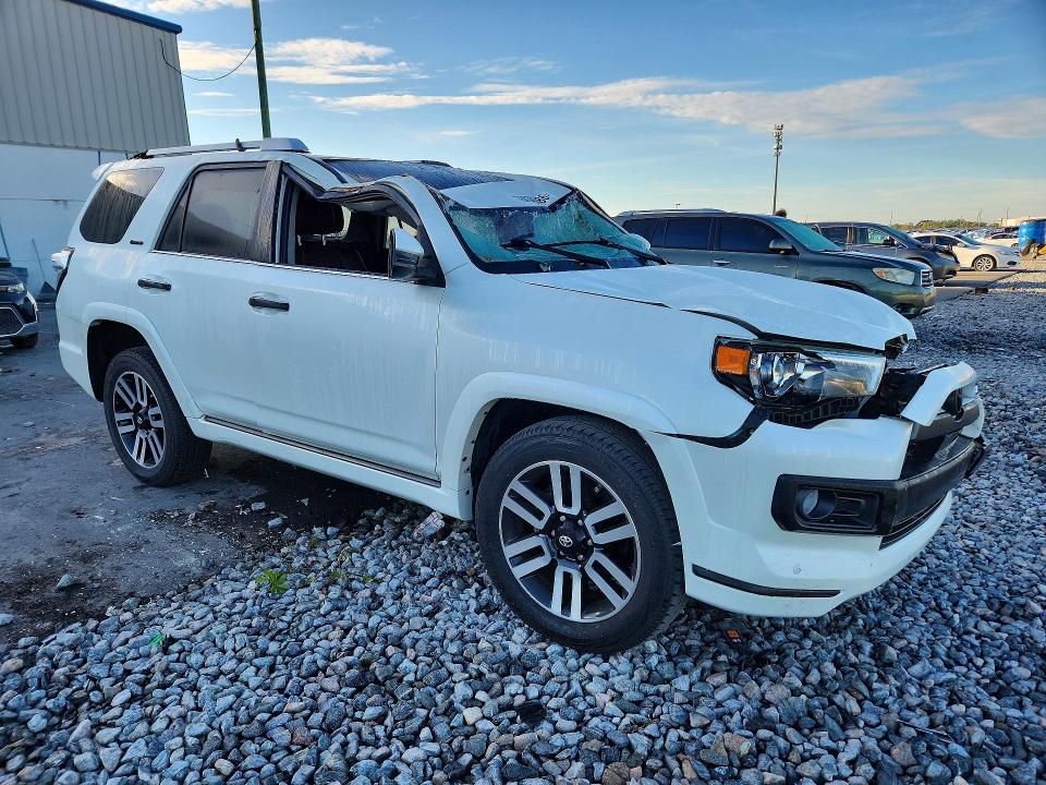 Photo 4 from auction – 2020 TOYOTA 4RUNNER with VIN JTEZU5JR4L5227930