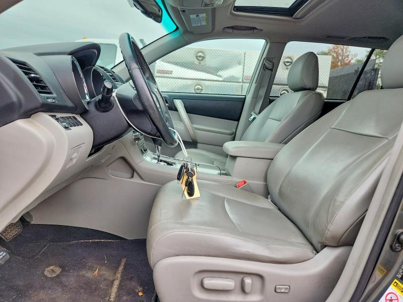 Снимка 7 от търг – 2011 TOYOTA HIGHLANDER с VIN 5TDBK3EH4BS057112