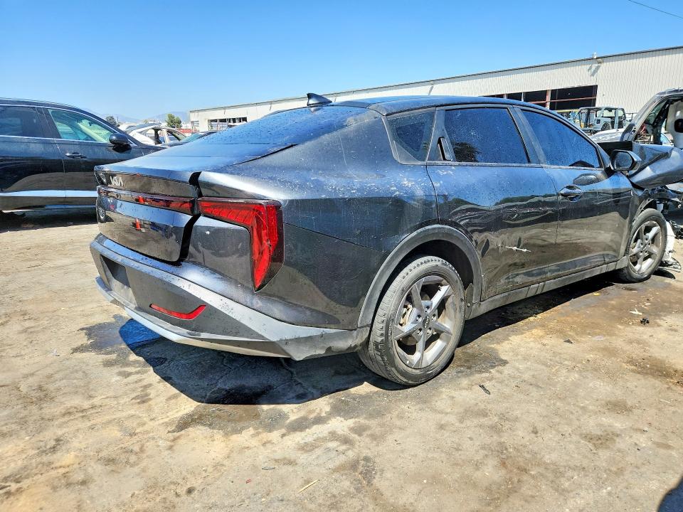 Photo 3 from auction – 2025 KIA K4 with VIN 3KPFT4DE3SE233038