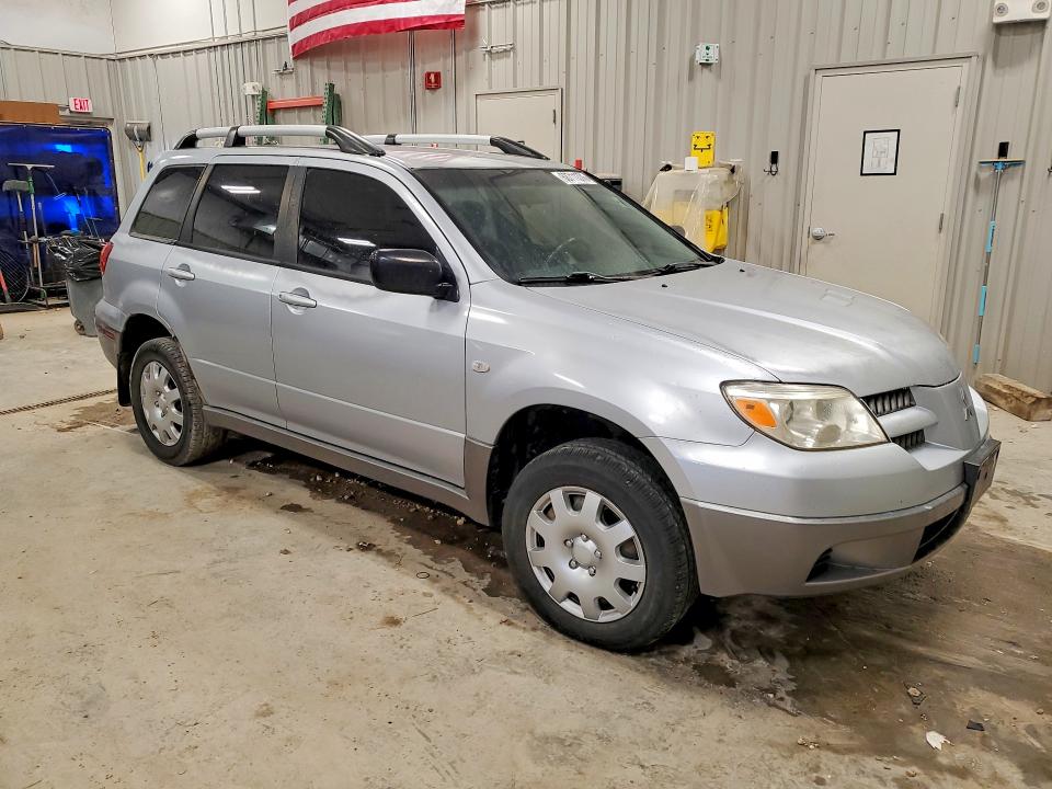Photo 4 from auction – 2005 MITSUBISHI OUTLANDER with VIN JA4LZ31F15U048933