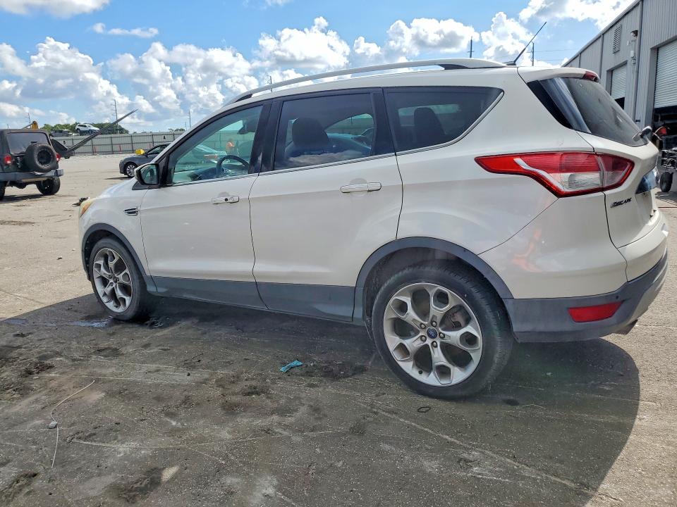 Photo 2 from auction – 2015 FORD ESCAPE with VIN 1FMCU9J92FUA57574