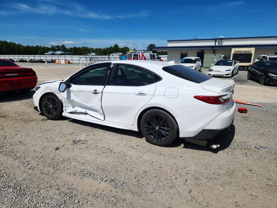 Снимка 2 от търг – 2026 TOYOTA CAMRY с VIN 4T1DAACK7TU672244