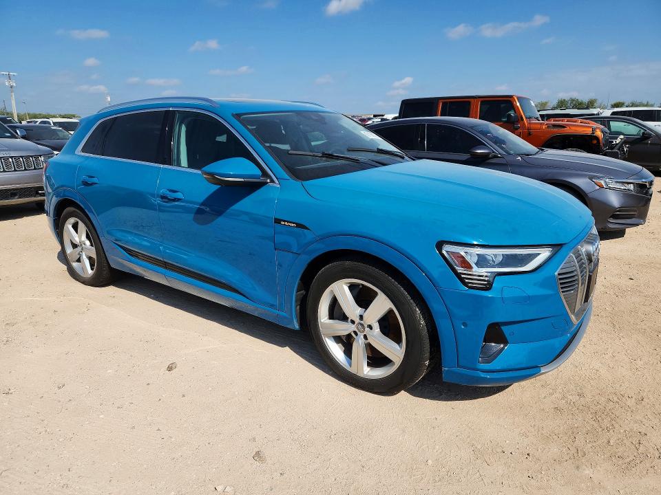 Zdjęcie 4 z aukcji – 2019 AUDI E-TRON z VIN WA1VABGE8KB017310