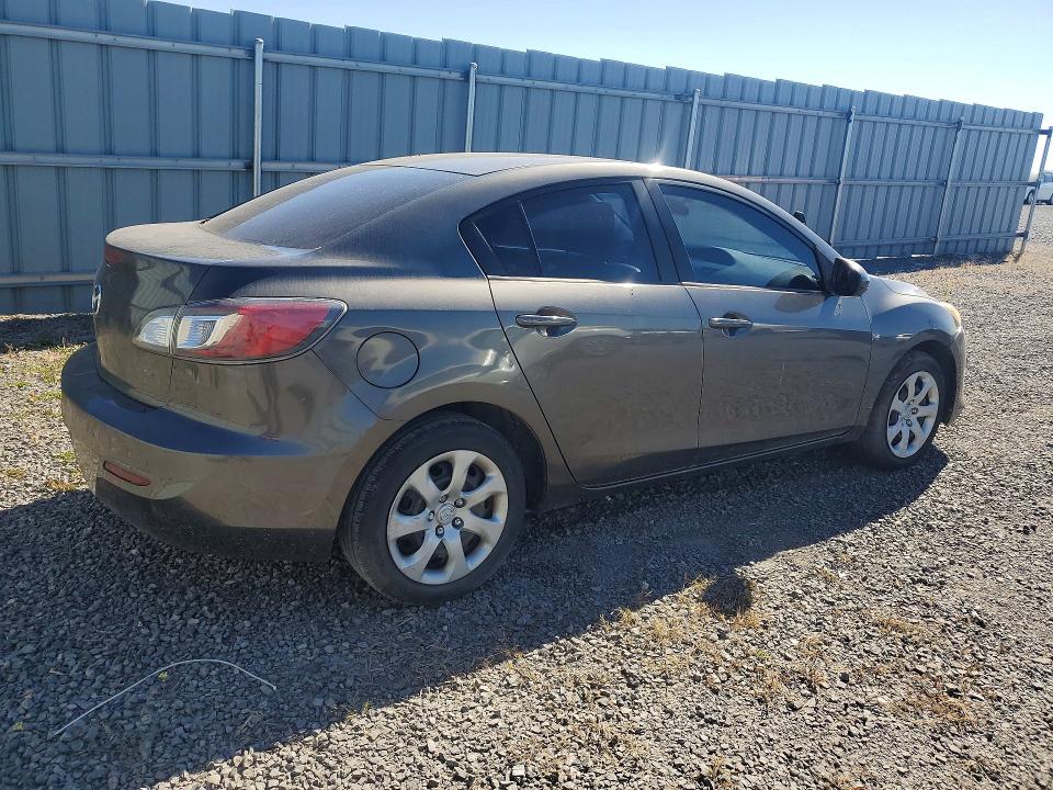 Foto 3 de la subasta – 2013 MAZDA 3 con VIN JM1BL1UF7D1712204