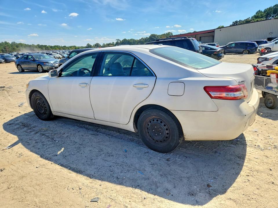 Photo 2 from auction – 2011 TOYOTA CAMRY with VIN 4T1BF3EK3BU747876