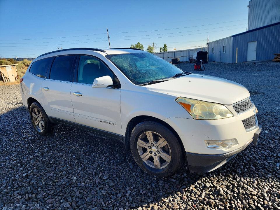 Photo 4 from auction – 2009 CHEVROLET TRAVERSE with VIN 1GNEV23D39S141736