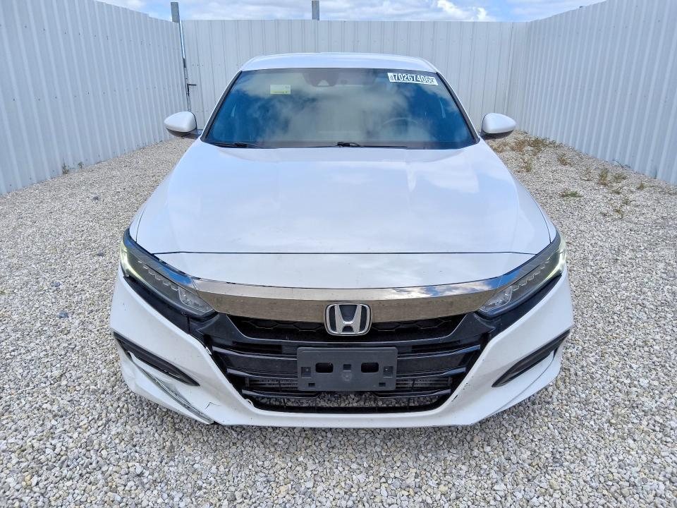 Снимка 5 от търг – 2018 HONDA ACCORD с VIN 1HGCV1F38JA234051