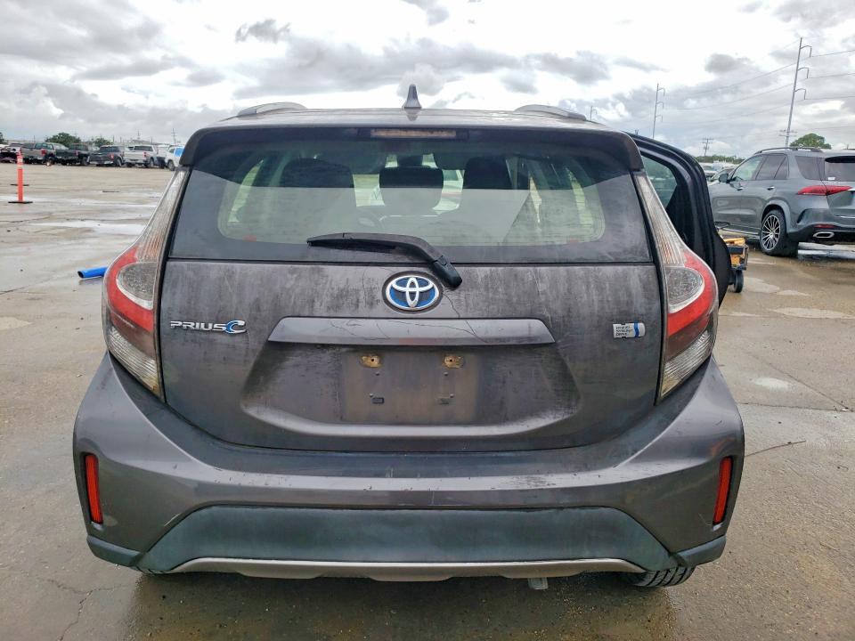 Photo 6 from auction – 2018 TOYOTA PRIUS C with VIN JTDKDTB37J1612469