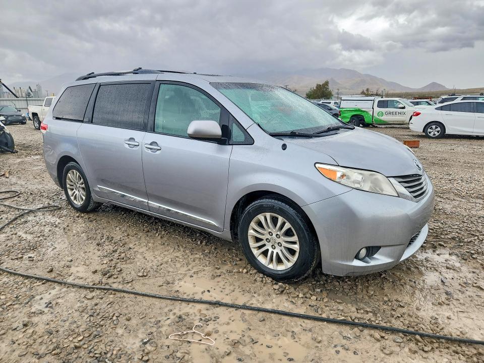 Photo 4 from auction – 2013 TOYOTA SIENNA with VIN 5TDYK3DC9DS306779