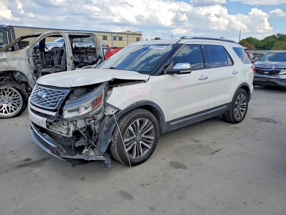 FORD EXPLORER 2018 with VIN 1FM5K8HT5JGB99161 - Photo from auction