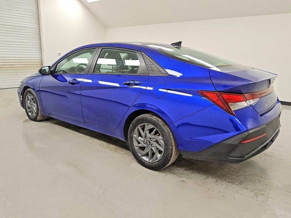 Снимка 2 от търг – 2024 HYUNDAI ELANTRA с VIN KMHLM4DG6RU668807