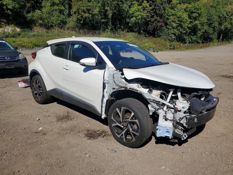 Photo 4 from auction – 2018 TOYOTA C-HR with VIN NMTKHMBX7JR012257