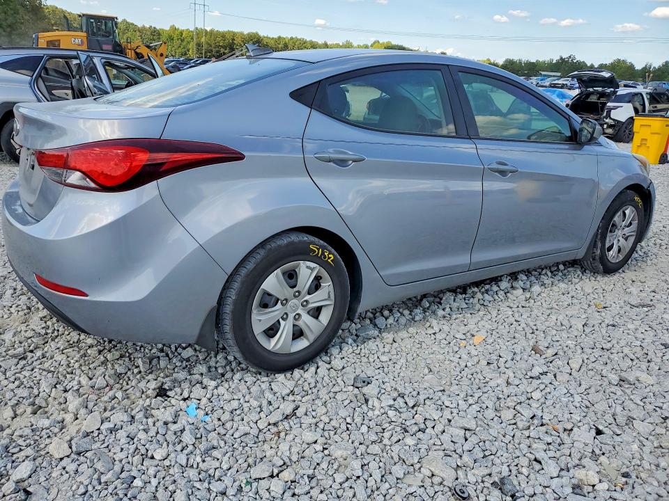 Photo 3 from auction – 2016 HYUNDAI ELANTRA with VIN 5NPDH4AE1GH680869