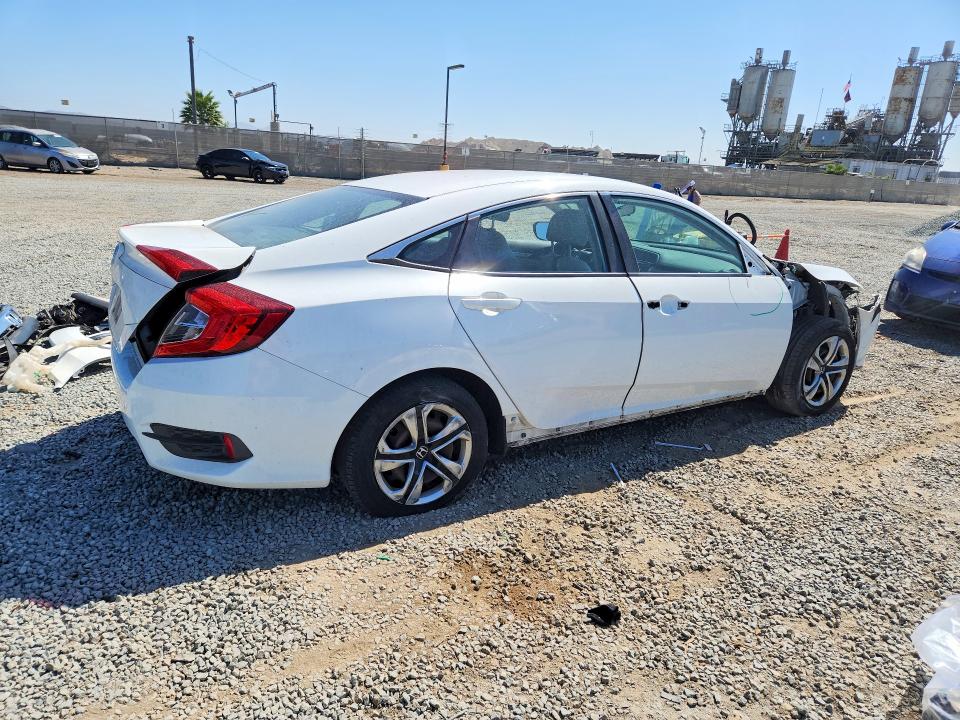 Снимка 3 от търг – 2017 HONDA CIVIC с VIN 2HGFC2F52HH530768