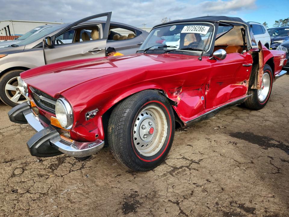 TRIUMPH CAR TR6C TROPHY 650 1974 с VIN CF24096U - Фото с аукциона