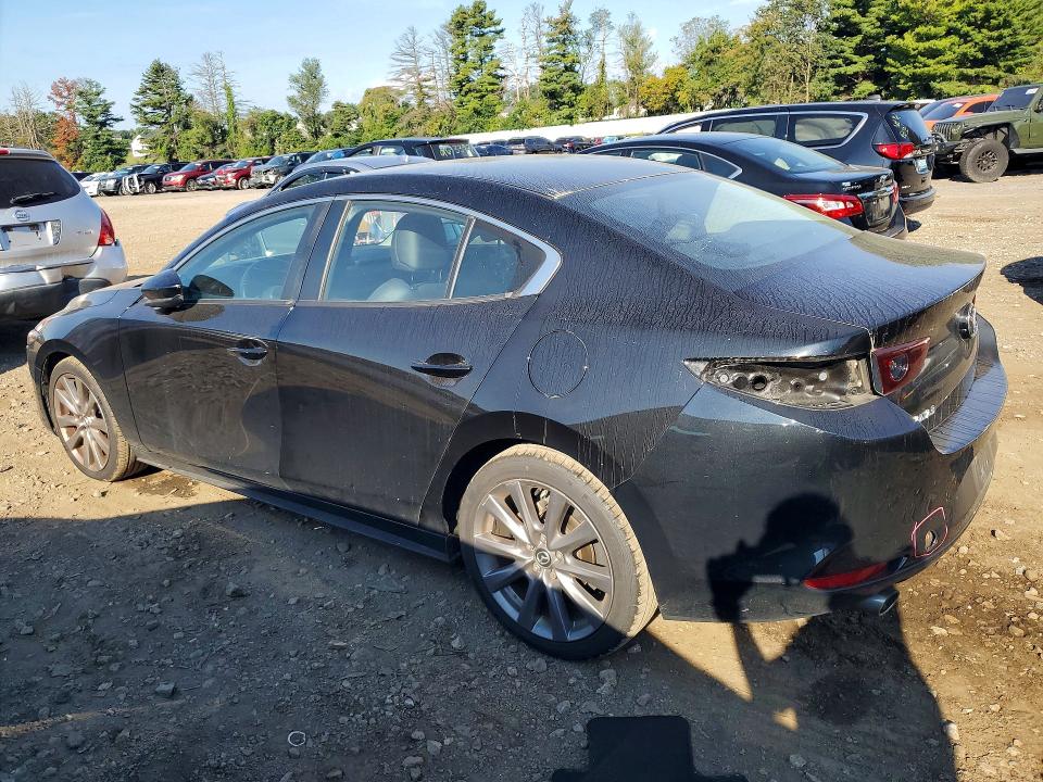 Photo 2 from auction – 2021 MAZDA 3 with VIN 3MZBPABL2MM252673