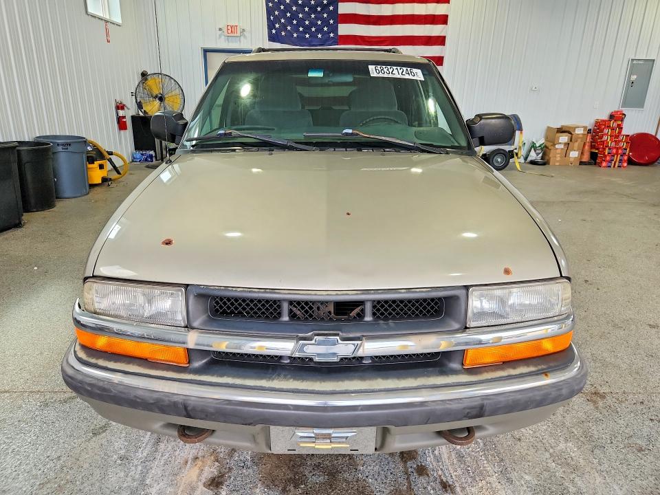 Photo 5 from auction – 2000 CHEVROLET BLAZER with VIN 1GNDT13W2YK211447