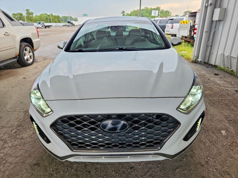 Photo 5 from auction – 2019 HYUNDAI SONATA with VIN 5NPE34AF7KH793018