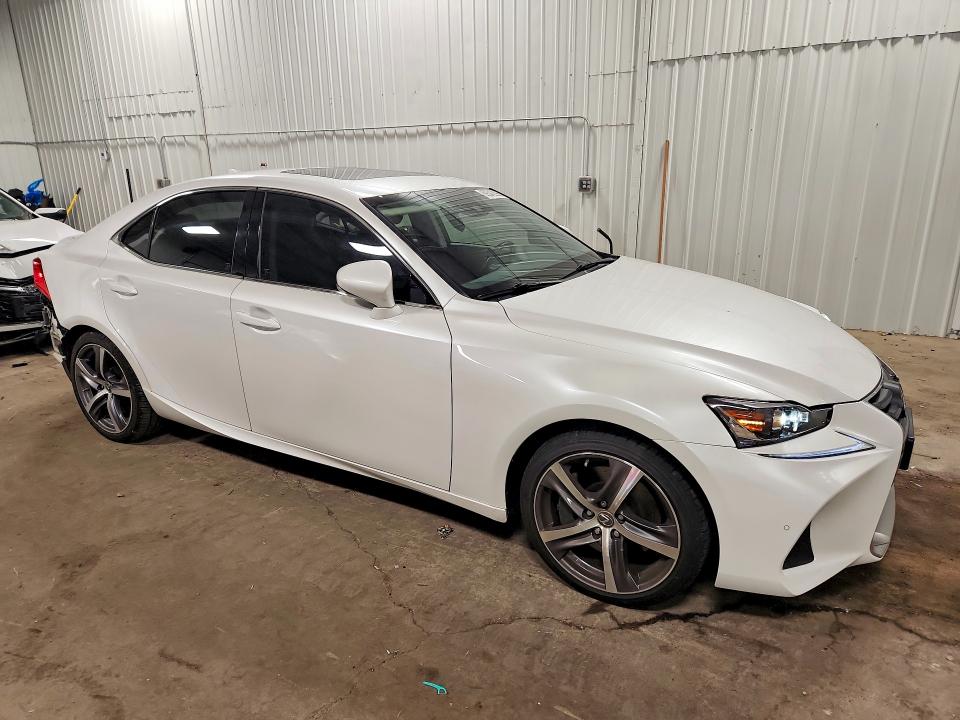 Photo 4 from auction – 2017 LEXUS IS with VIN JTHCM1D29H5021980