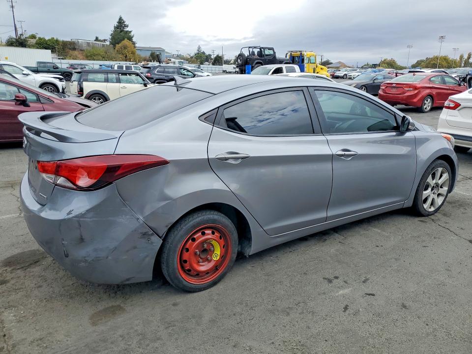Photo 3 from auction – 2013 HYUNDAI ELANTRA with VIN KMHDH4AE6DU690441