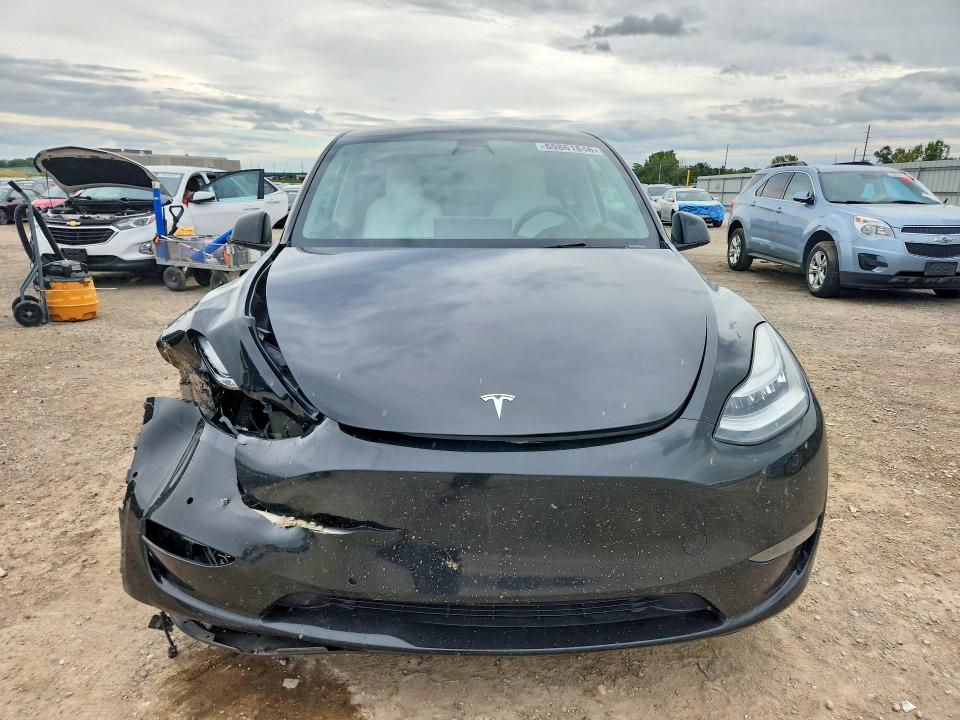 Снимка 5 от търг – 2021 TESLA MODEL Y с VIN 5YJYGDEE2MF124093