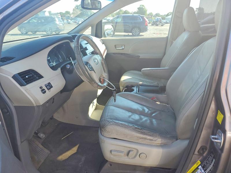 Снимка 7 от търг – 2011 TOYOTA SIENNA с VIN 5TDYK3DC3BS111435