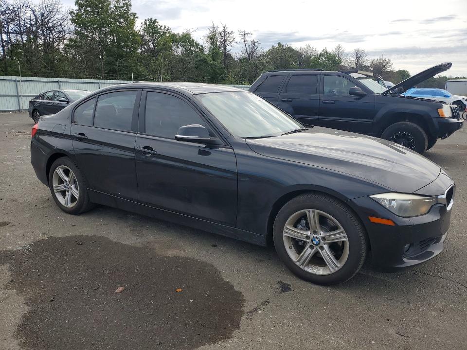 Снимка 4 от търг – 2013 BMW 328 с VIN WBA3B5C51DJ598477
