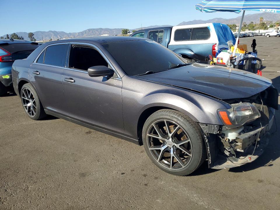Zdjęcie 4 z aukcji – 2014 CHRYSLER 300 z VIN 2C3CCABG4EH118483