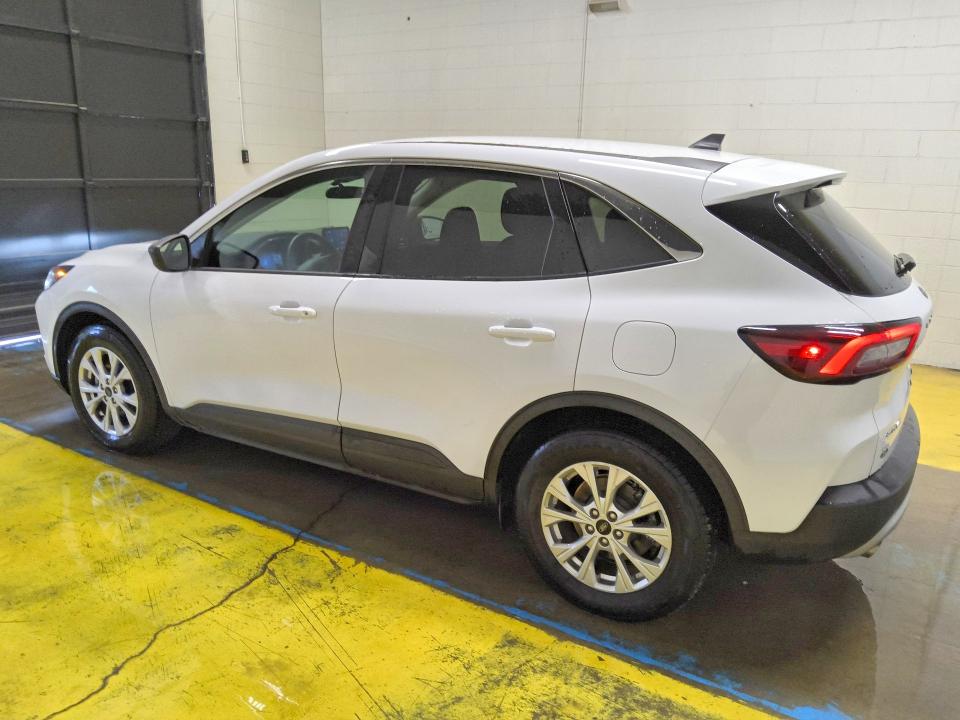 Photo 2 from auction – 2023 FORD ESCAPE with VIN 1FMCU0GN1PUA45577