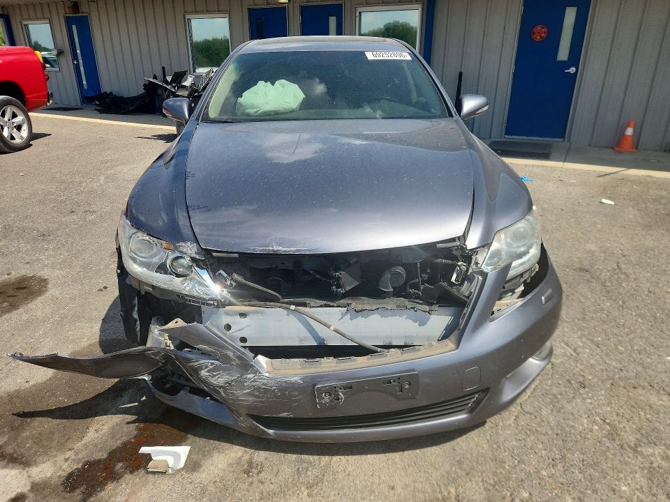 Photo 5 from auction – 2012 LEXUS LS with VIN JTHCL5EF0C5013383
