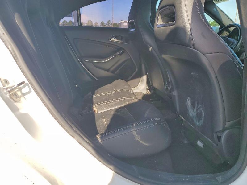 Zdjęcie 10 z aukcji – 2018 MERCEDES-BENZ CLA z VIN WDDSJ4EB5JN678728