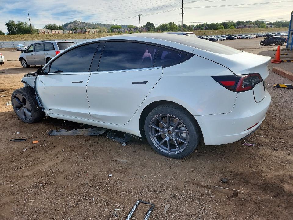 Zdjęcie 2 z aukcji – 2022 TESLA MODEL 3 z VIN 5YJ3E1EB8NF315619